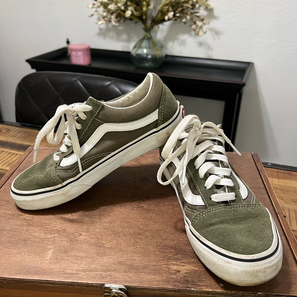 Vans Men's Green and White Sneakers